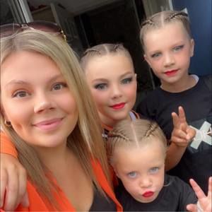 Meet your Posher, Emma